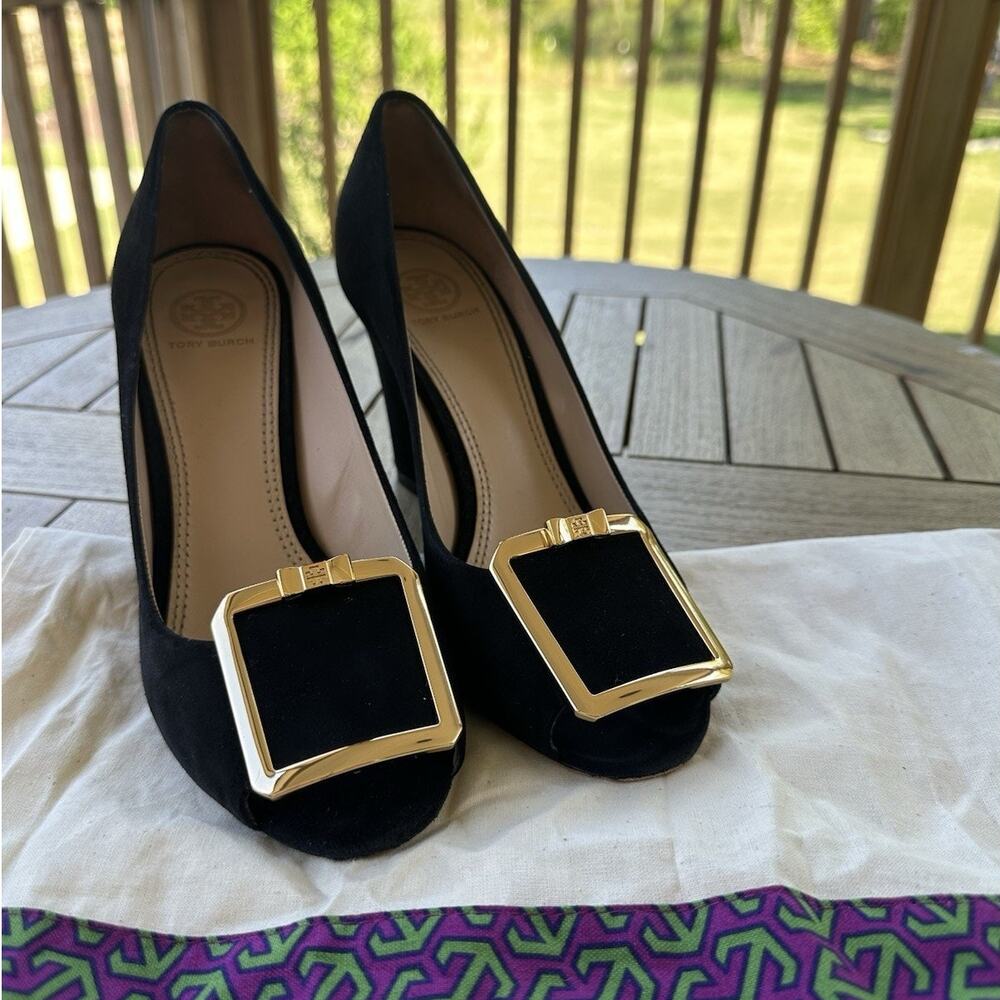 Tory Burch Grayson 90mm Black Suede Peep Toe Pump Gold Buckle Heel Size 8.5